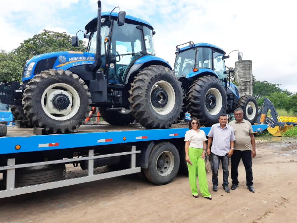 IRAUÇUBA RECEBE DOIS TRATORES AGRÍCOLAS JUNTO AO DNOCS